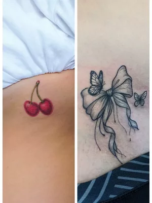 Tattoos_Kirschen_Schleifen-Schmetterling Zweigeteilte Nahaufnahme von zwei Tattoos. Links ein farbiges Kirschen-Tattoo, rechts eine Schmetterlingsschleife mit zwei kleinen Schmetterlingen in Black and Grey.